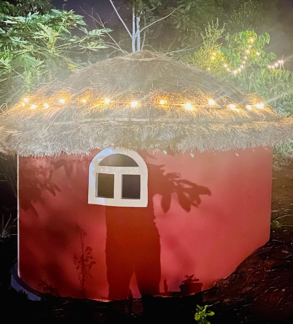 Misty Mud House House in Kerala