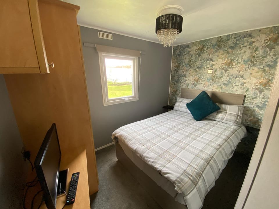 Promenade 566, direct beach access, close to fantasy island, WiFi, pet friendly - Meadow Lakes Caravan & Lodge Hire House in Ingoldmells