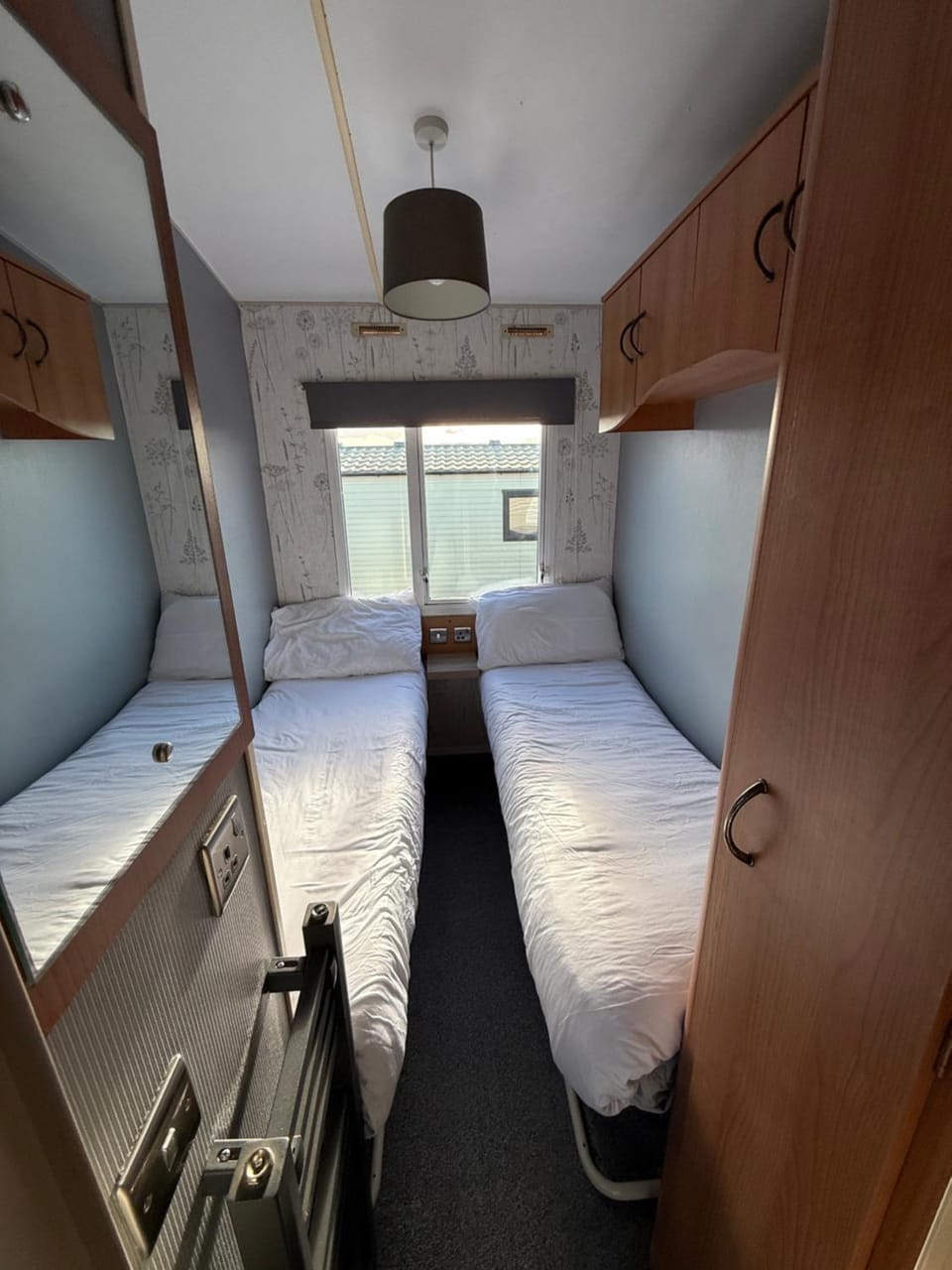 Promenade 852 - pet friendly, WiFi and just a few steps from the beach, close to Fantasy Island - Meadow Lakes Caravan & Lodge Hire House in Ingoldmells