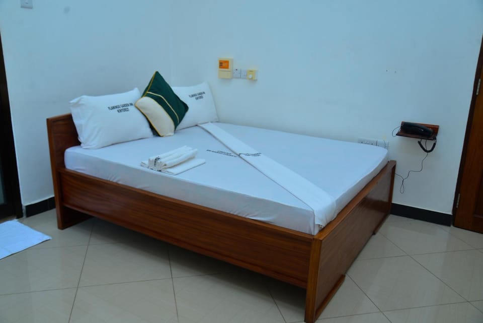 Photo of the whole room, Bedroom, towels