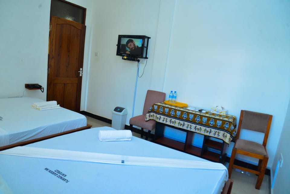 Communal lounge/ TV room, Bed, TV and multimedia, Photo of the whole room, Bedroom