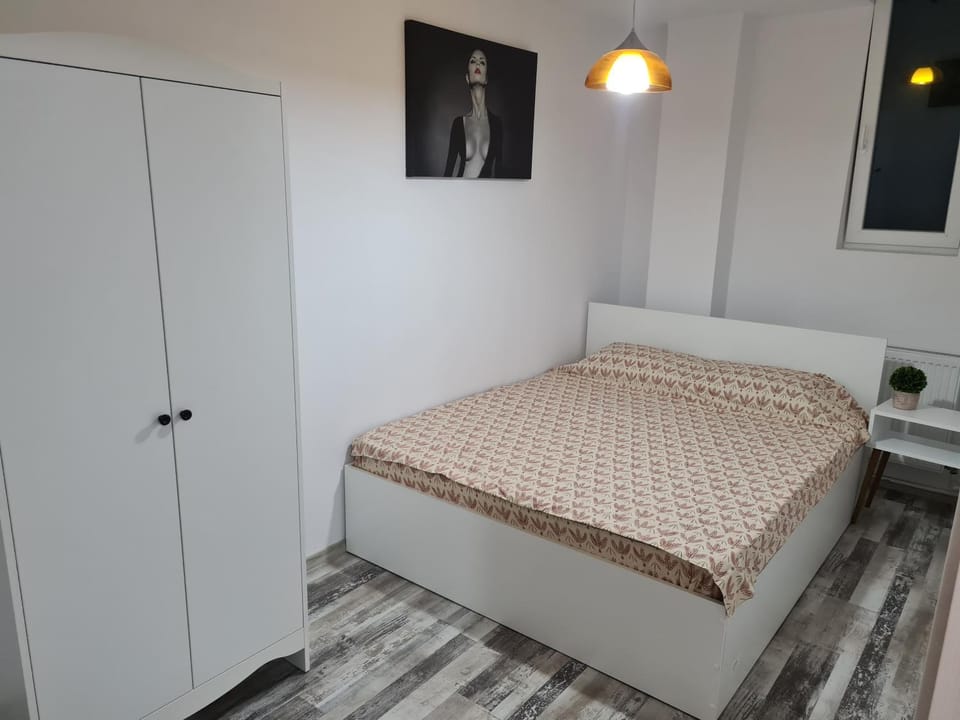 Bed, Photo of the whole room, Bedroom, wardrobe