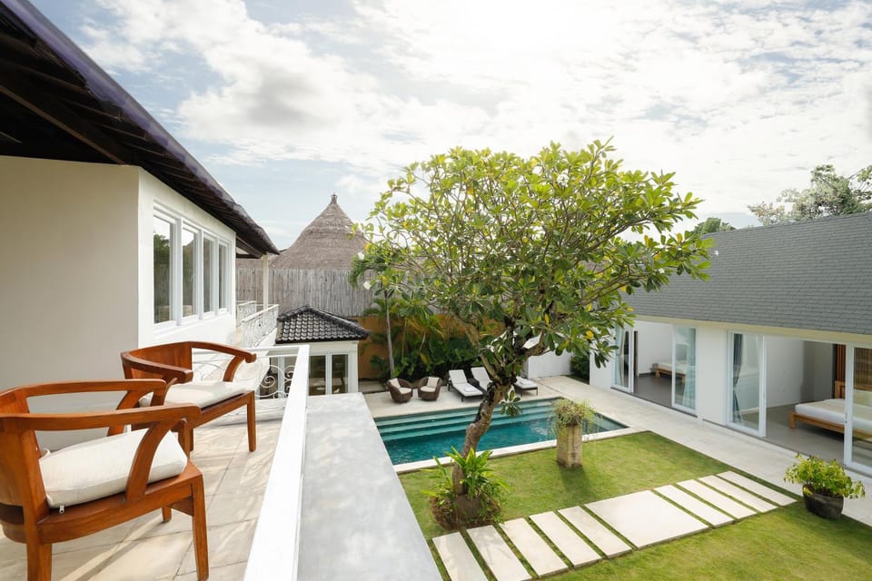 Property building, Swimming pool