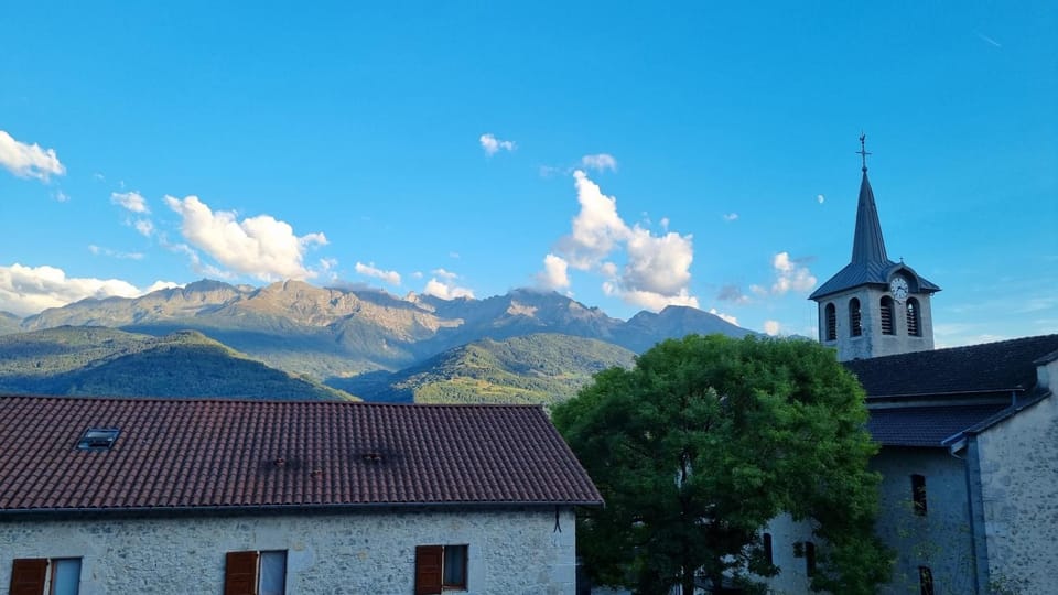 Les Jardins de Kuz - Lion Bed and Breakfast in Auvergne-Rhône-Alpes