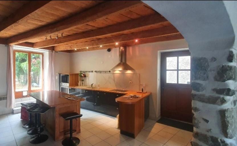 Les Jardins de Kuz - Lion Bed and Breakfast in Auvergne-Rhône-Alpes