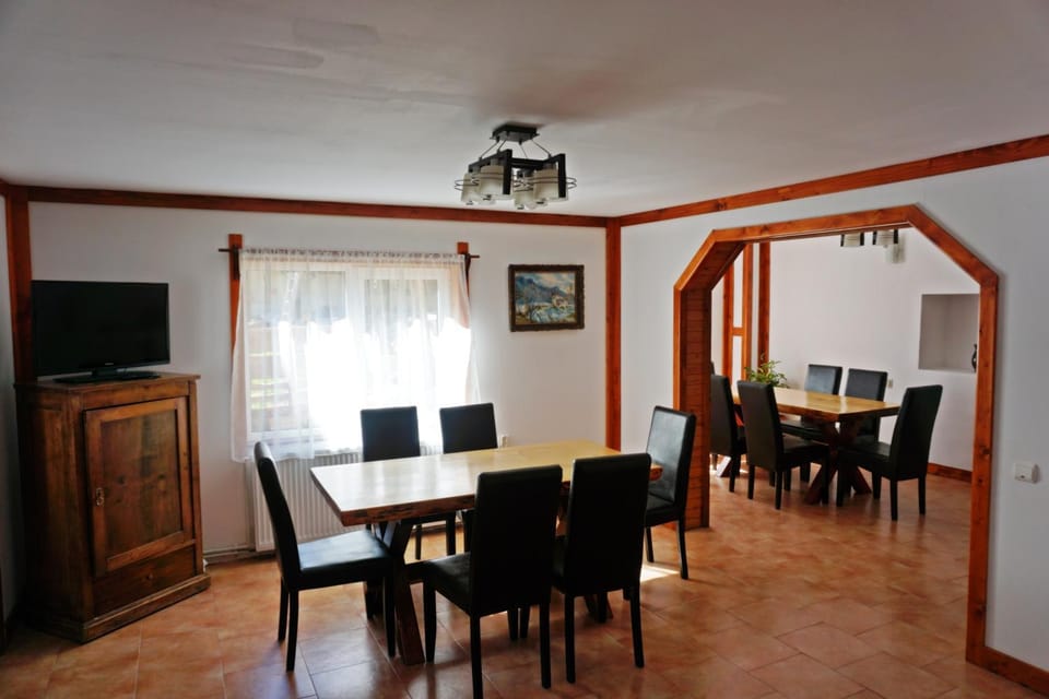 TV and multimedia, Living room, Dining area