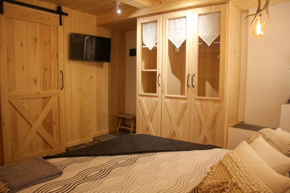 TV and multimedia, Bedroom, wardrobe