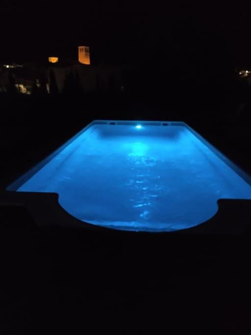 Night, Pool view, Swimming pool, Swimming pool, Facility for disabled guests