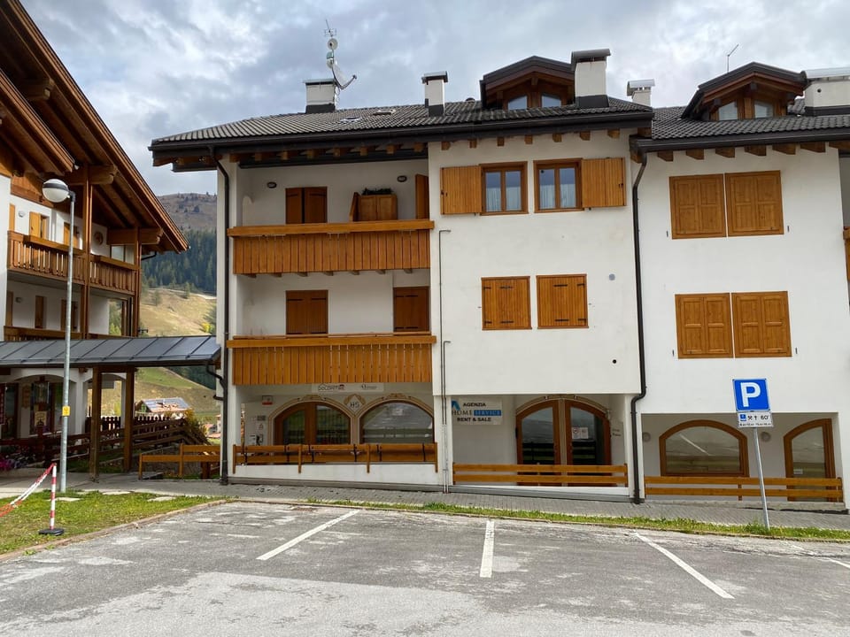 Property building, Parking