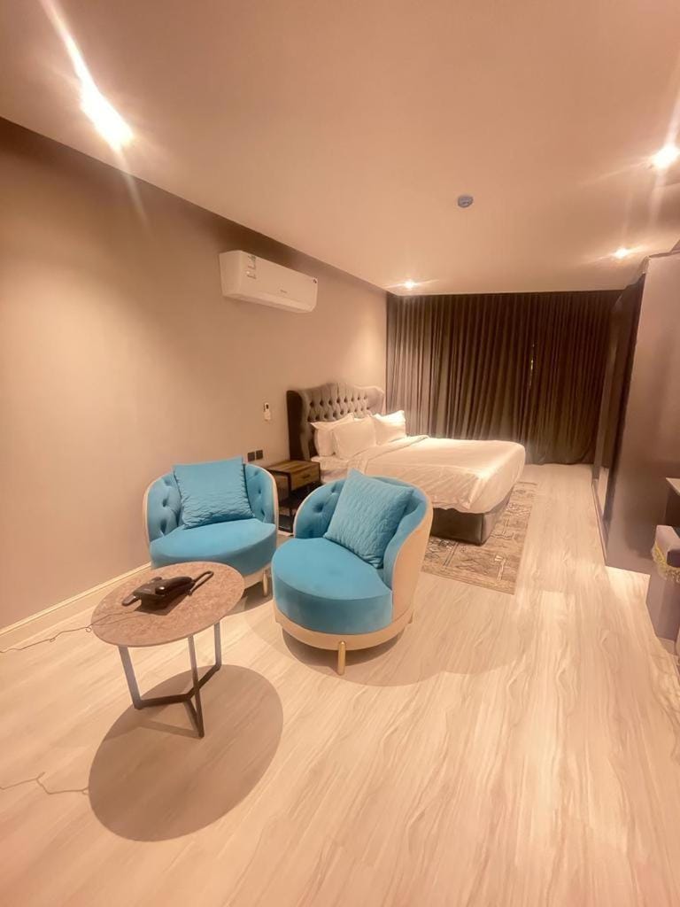Living room, Photo of the whole room, Seating area