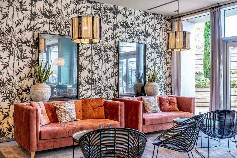 Lounge or bar