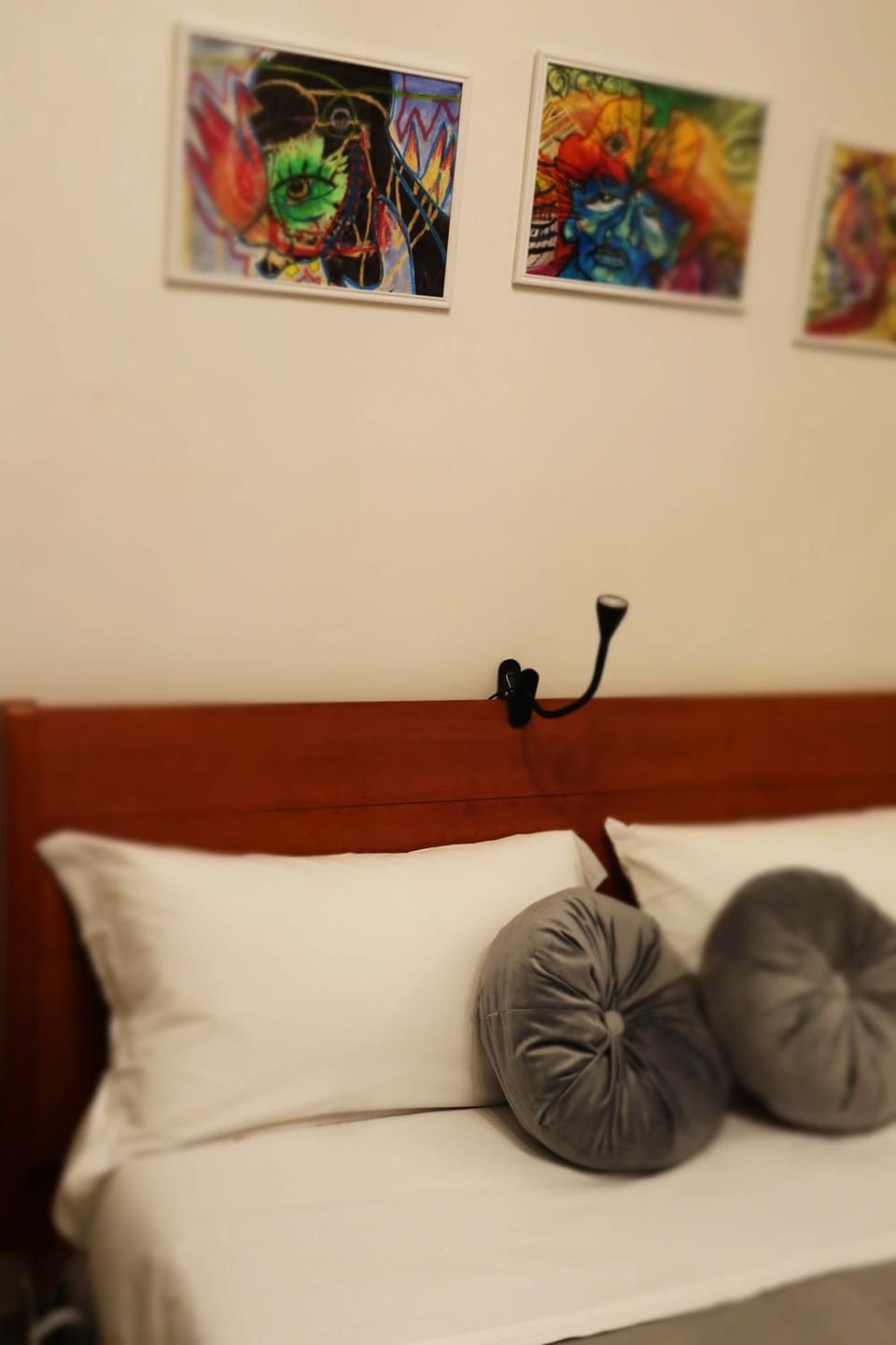 Bed, Photo of the whole room, Decorative detail, Bedroom