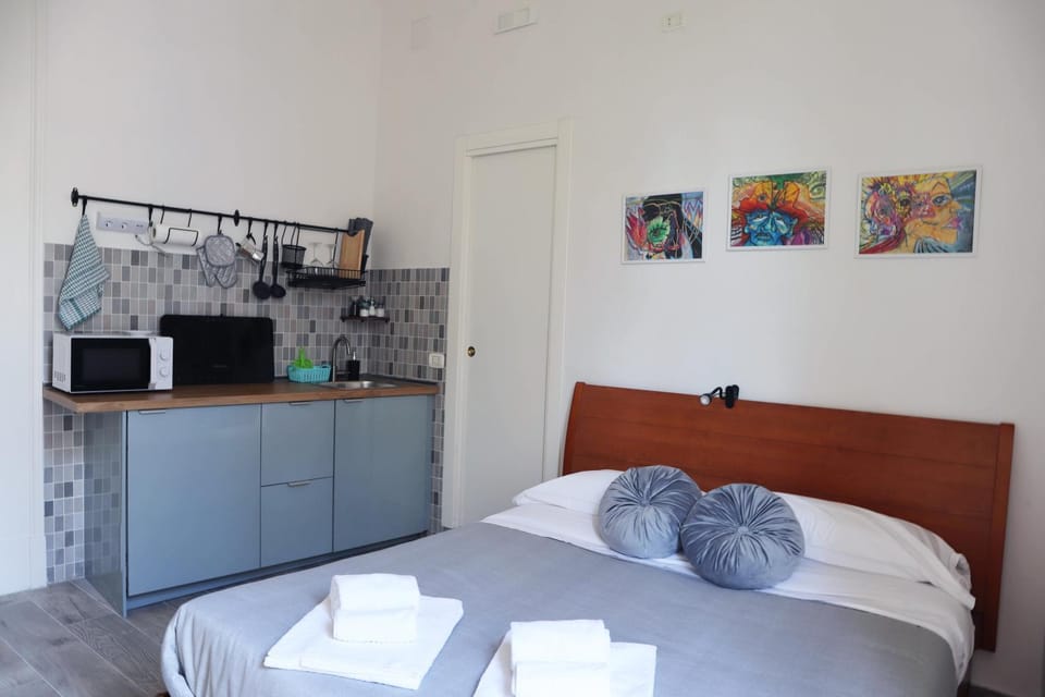 Bed, Kitchen or kitchenette, Photo of the whole room, Bedroom, minibar, towels