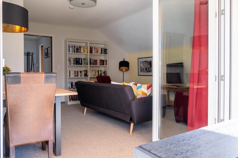 Library, TV and multimedia, Living room, hair dresser
