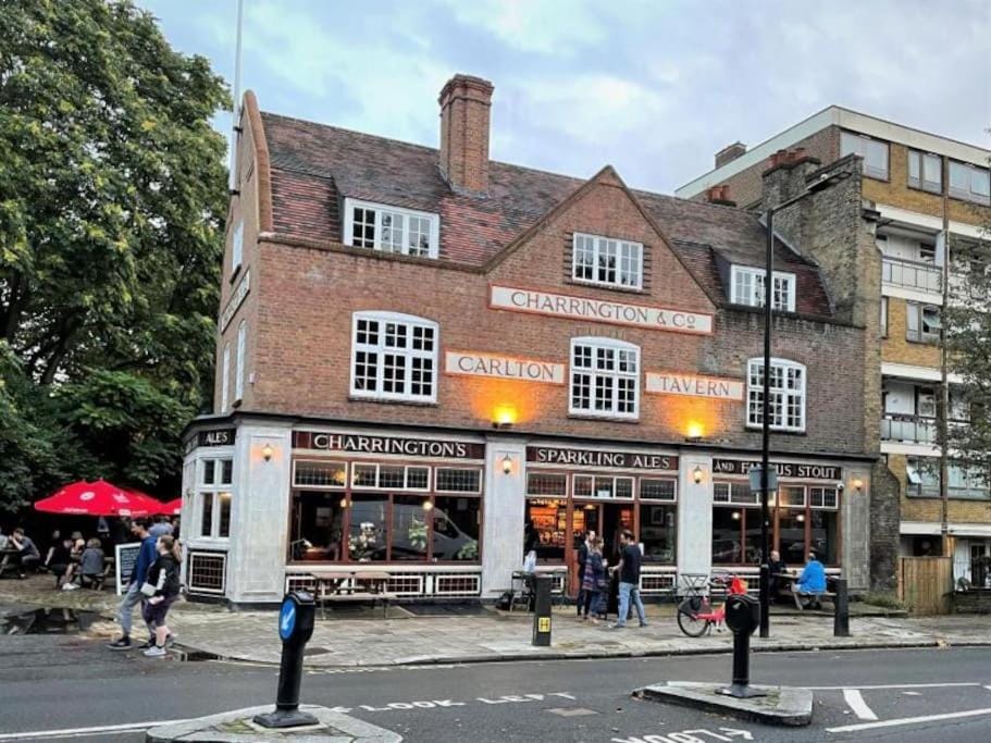 3 bedroom flat in Maida Vale Apartment in City of Westminster