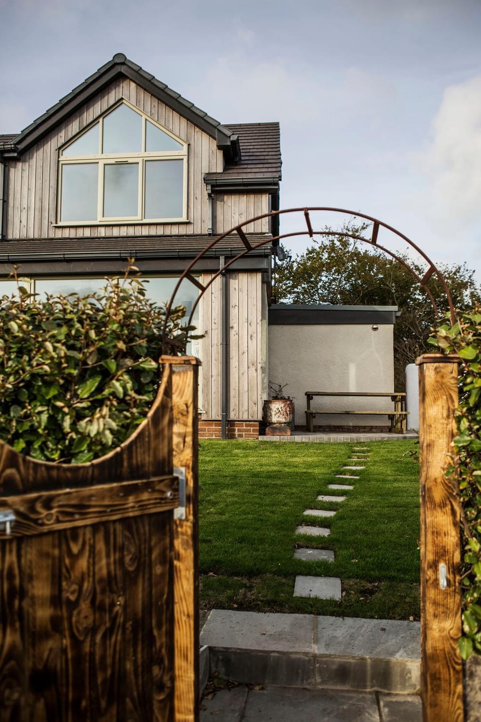 Property building, Facade/entrance, Garden
