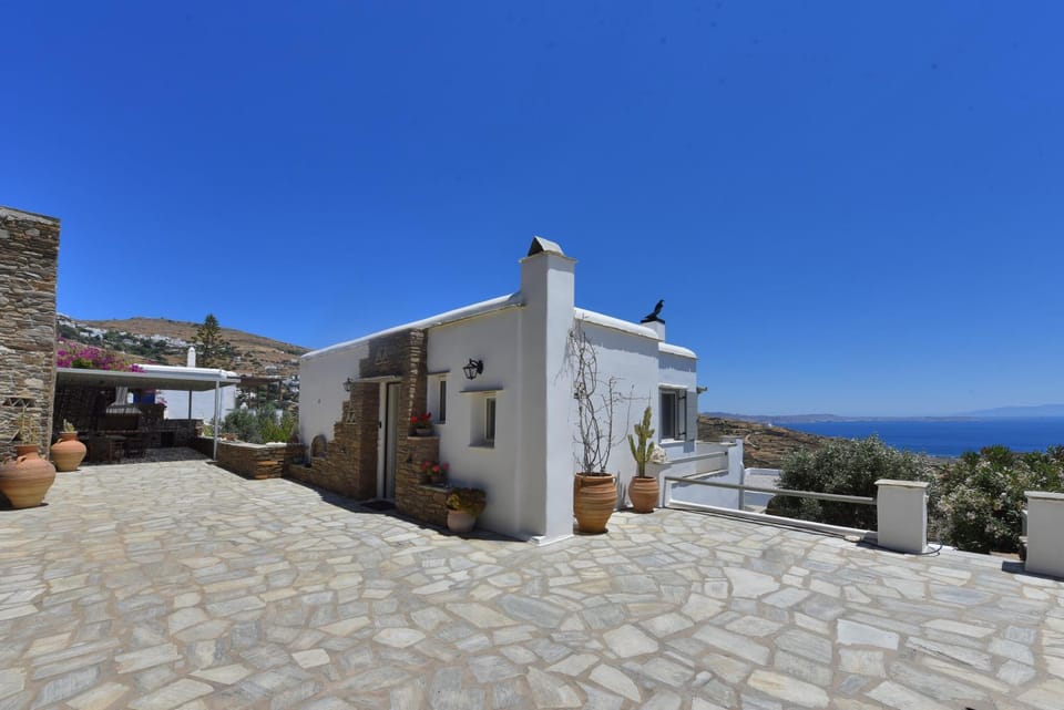 Property building, Facade/entrance, View (from property/room), View (from property/room), Sea view, Sea view, Parking