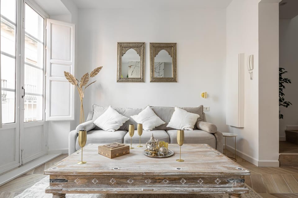 Living room, Photo of the whole room