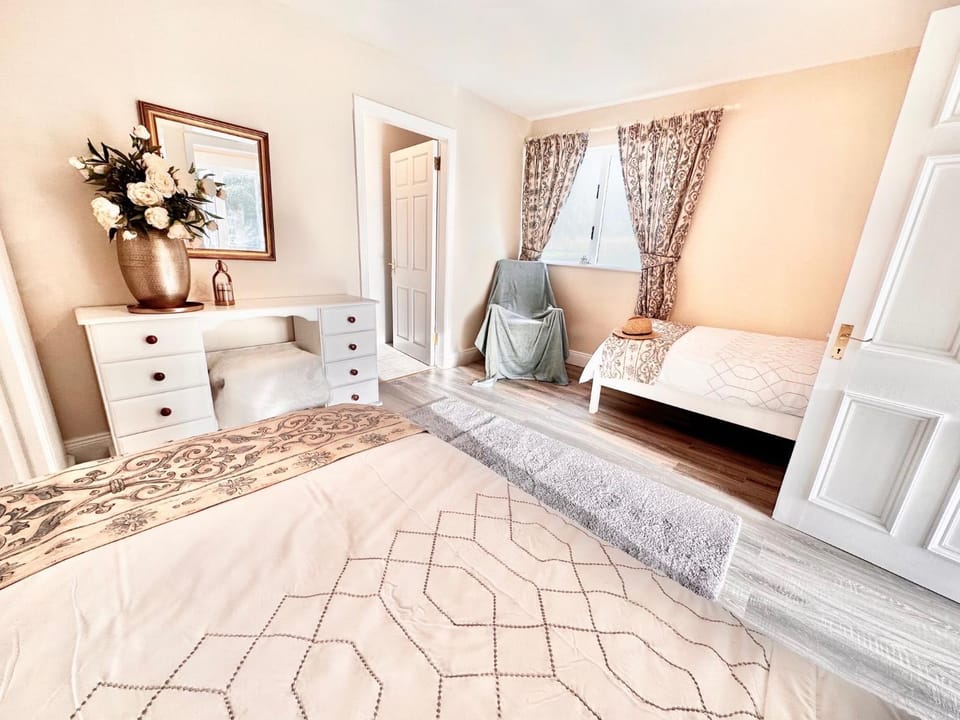 Bed, Bedroom