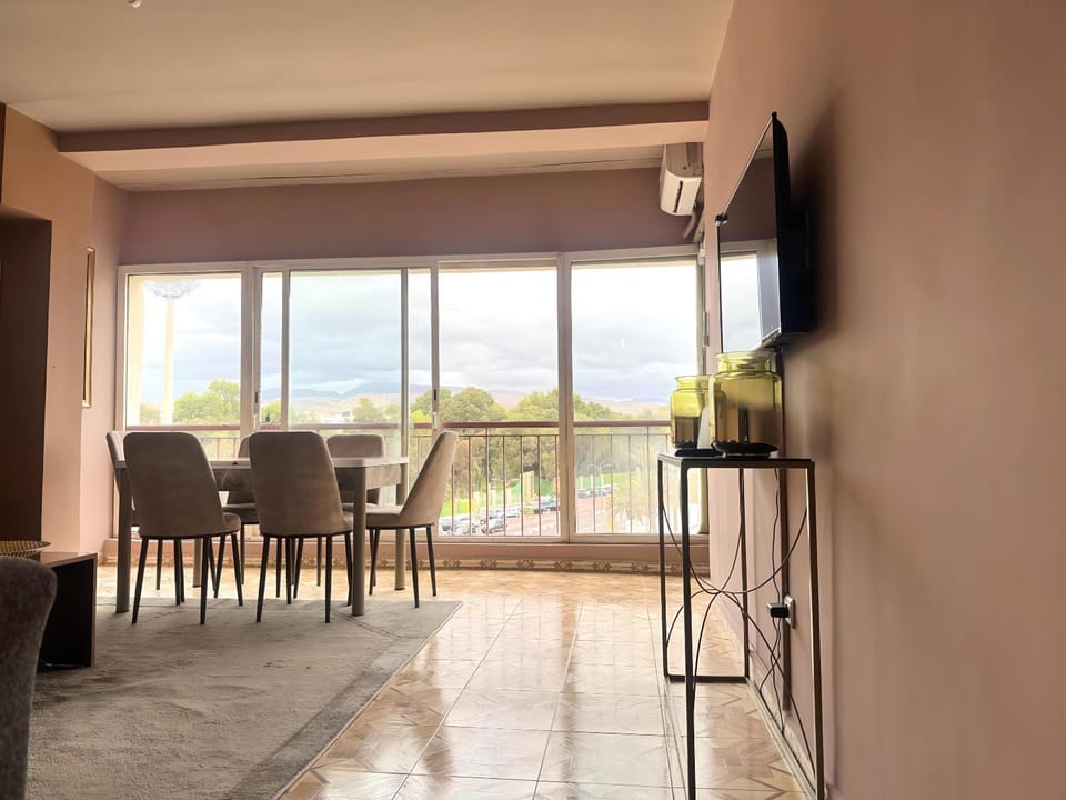 Communal lounge/ TV room, TV and multimedia, View (from property/room), Balcony/Terrace, Seating area