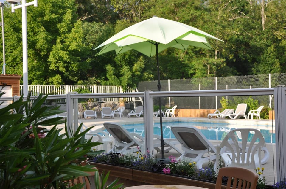 Swimming pool, Swimming pool