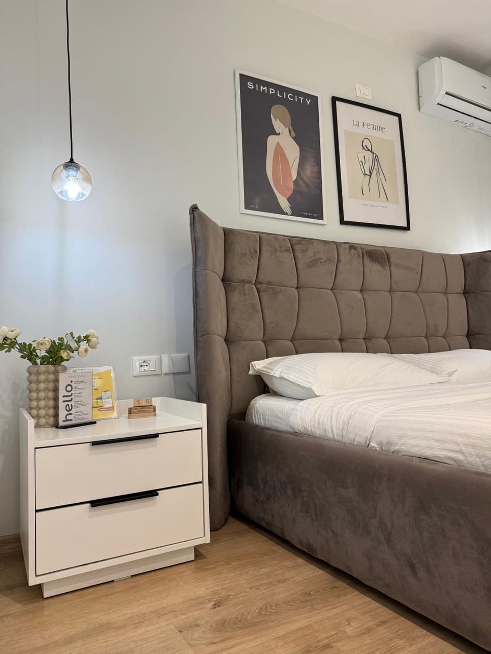 Bedroom, air conditioner
