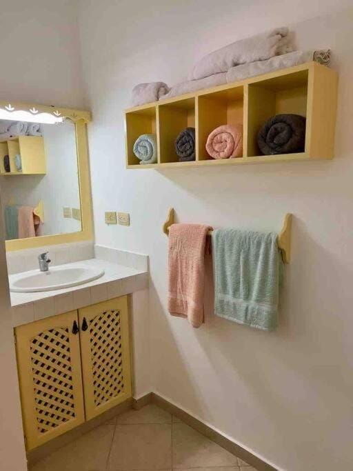Bathroom, towels