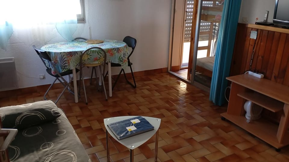 Studio Plage 200m Parking gratuit Port la Nouvelle Apartment in Port-la-Nouvelle