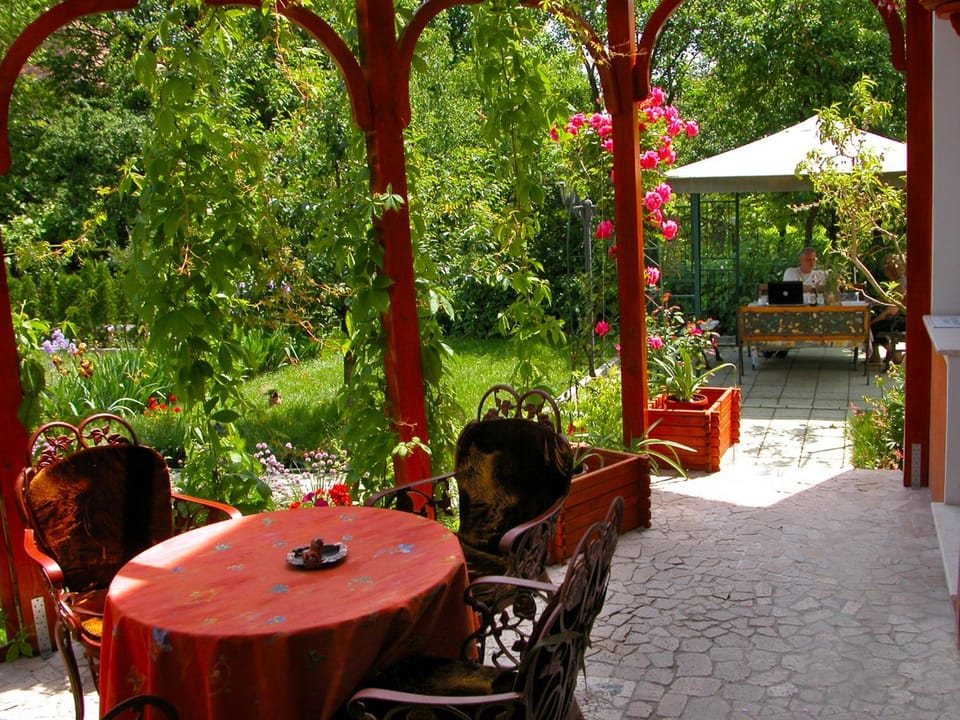 Garden, Balcony/Terrace