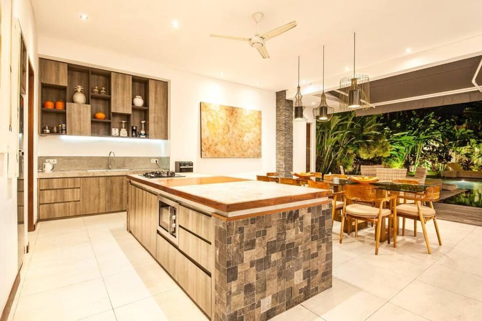 Kitchen or kitchenette, Communal kitchen