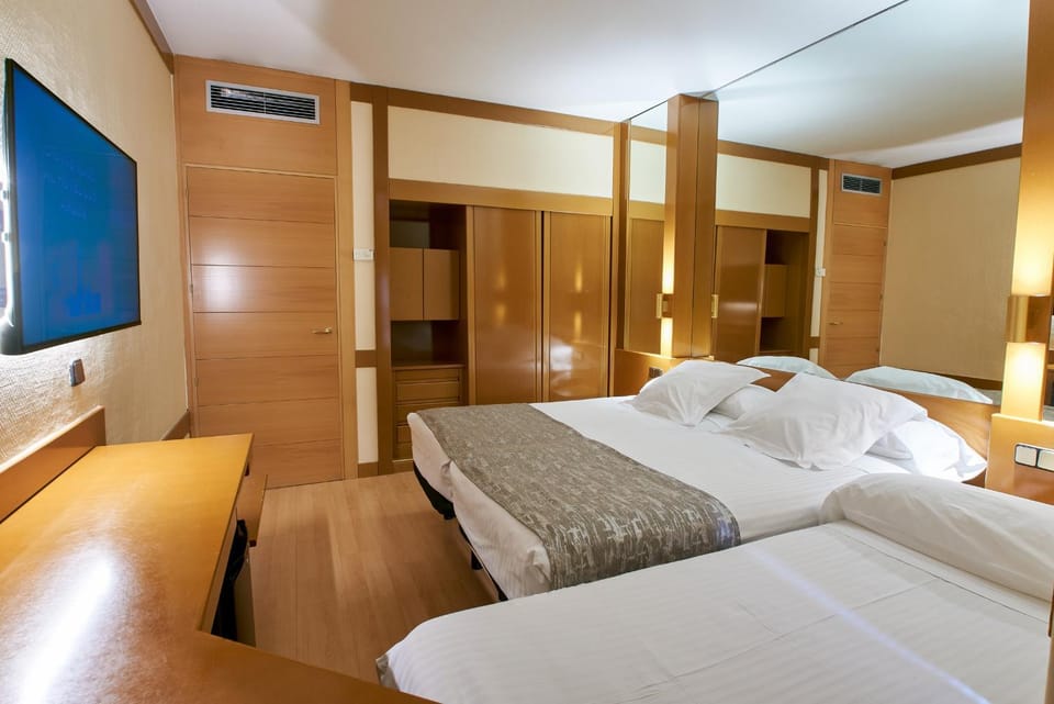 Bed, Photo of the whole room, Bedroom, children