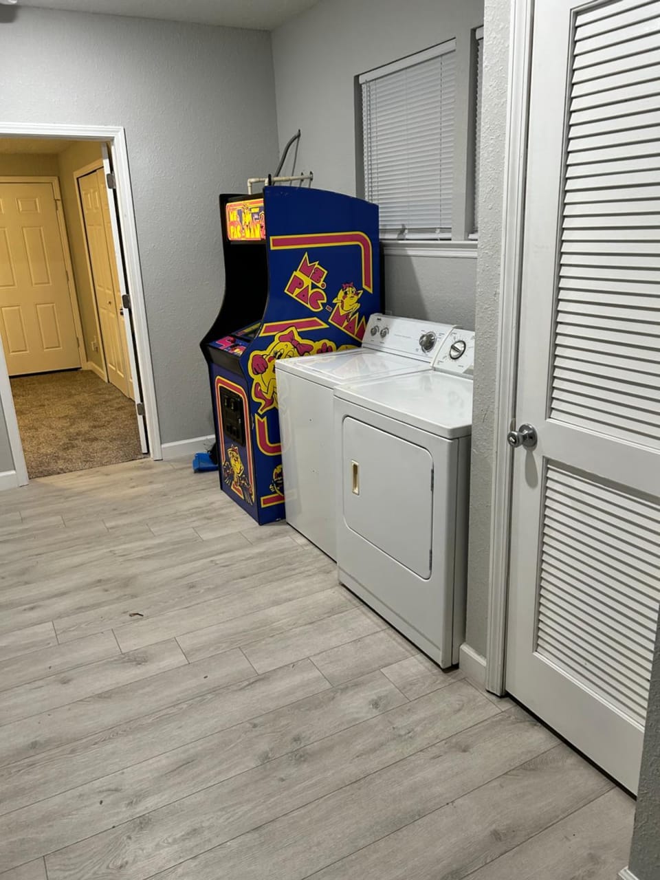 Game Room, washing machine, dryer