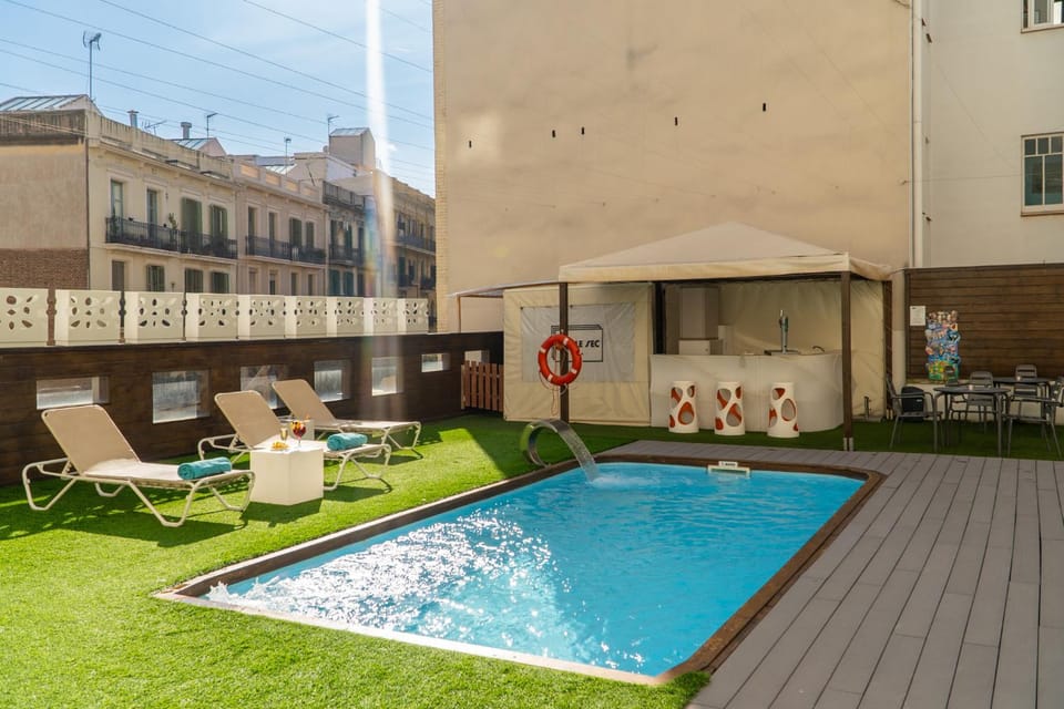 Swimming pool