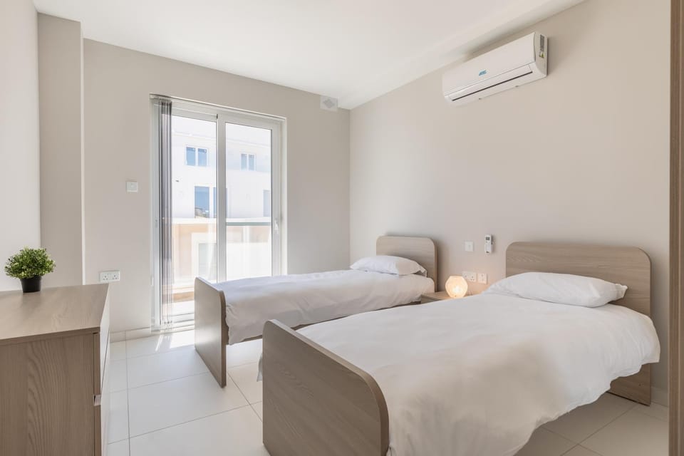 Modern Luxury Apartment in Swieqi - Premium Stay by SF Homes Apartment in Malta