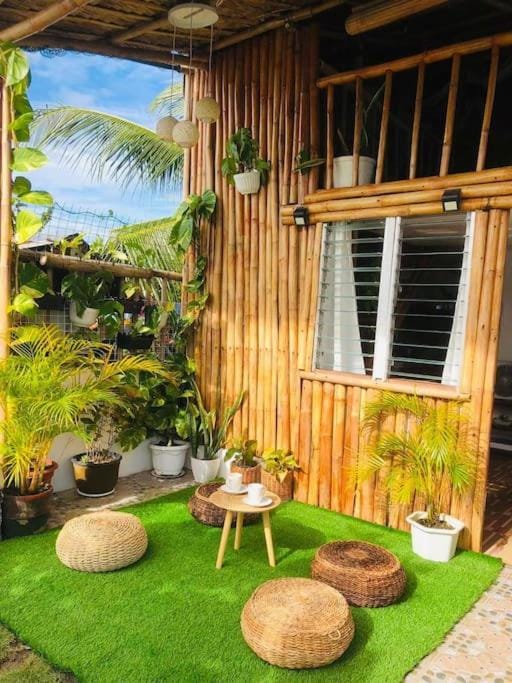 Joyful Hut with Netflix and Perfect Sunrise View Maya, Daanbantayan Country House in Central Visayas