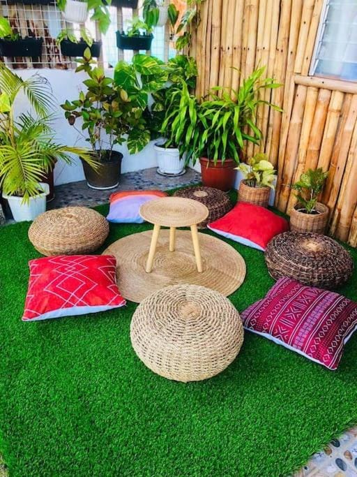 Joyful Hut with Netflix and Perfect Sunrise View Maya, Daanbantayan Country House in Central Visayas