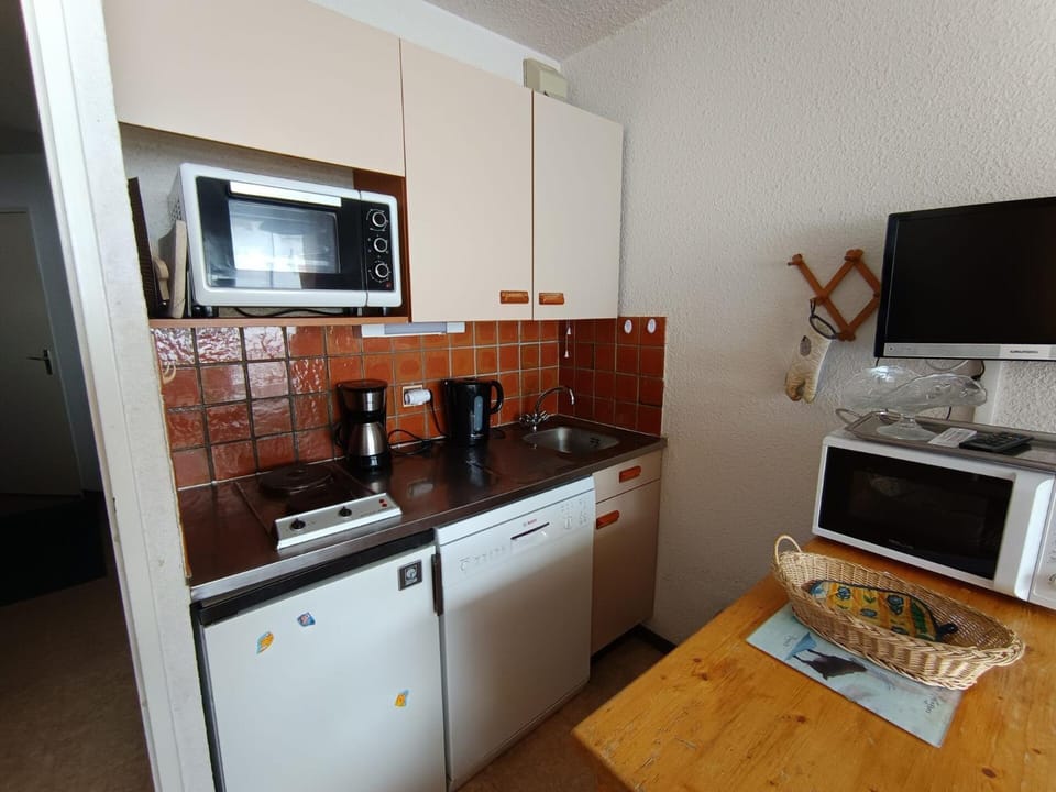 Résidence Ferme D'augustin - Batiment C - Appartement 4 personnes - Skis aux pieds MAE-9254 Apartment in Montgenèvre