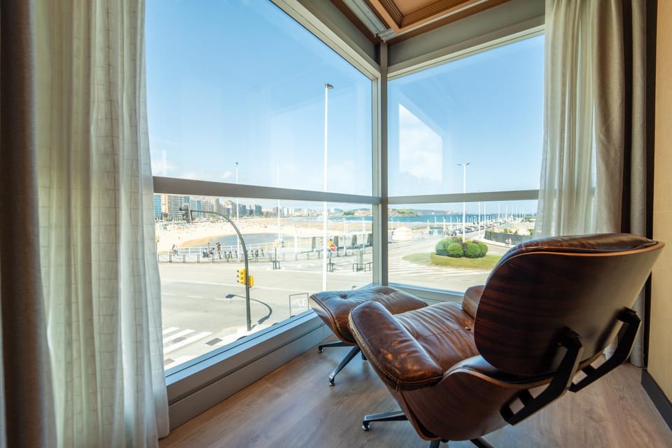Day, Seating area