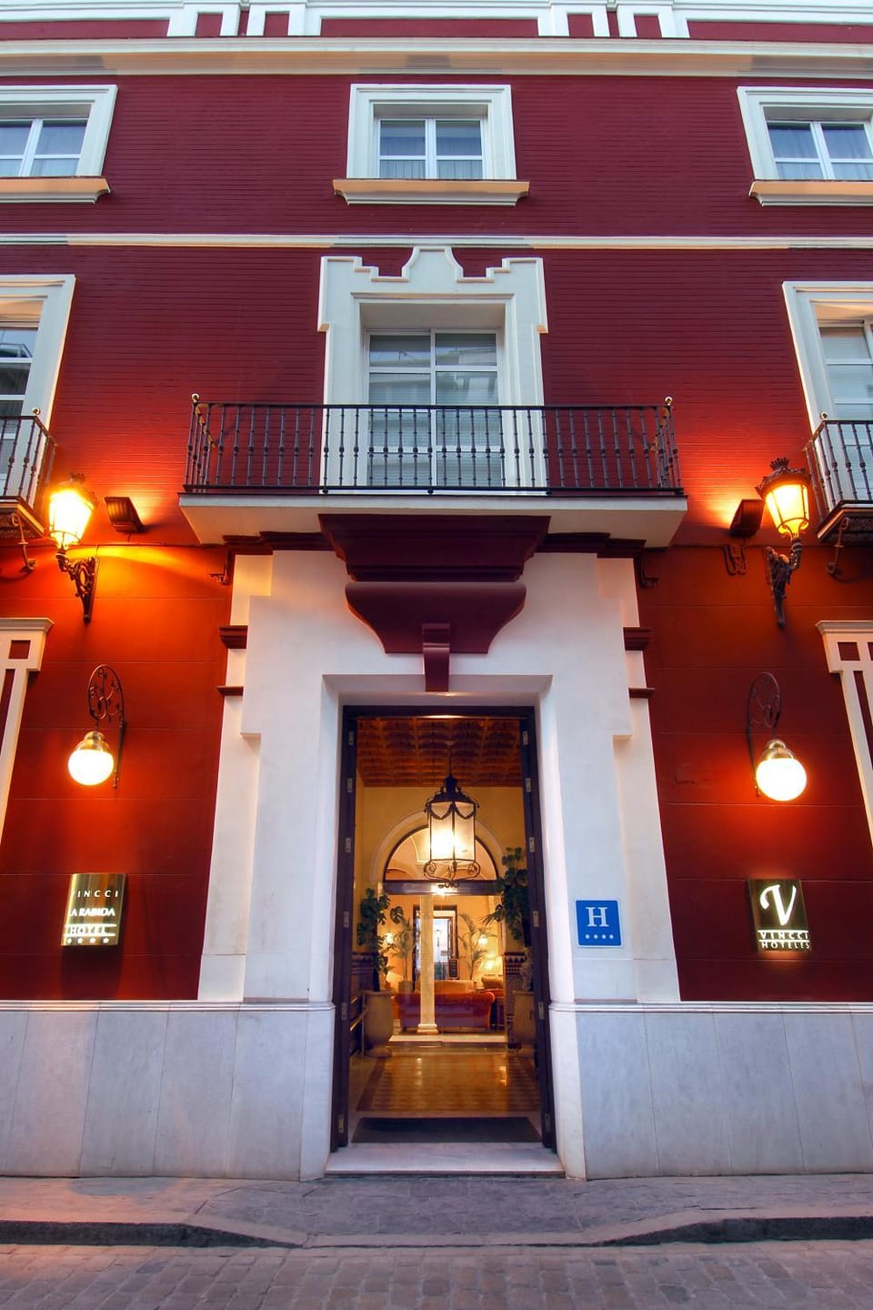 Facade/entrance