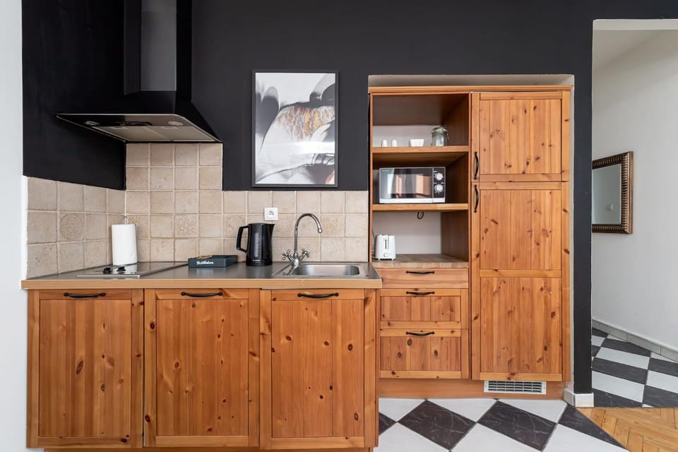 Kitchen or kitchenette
