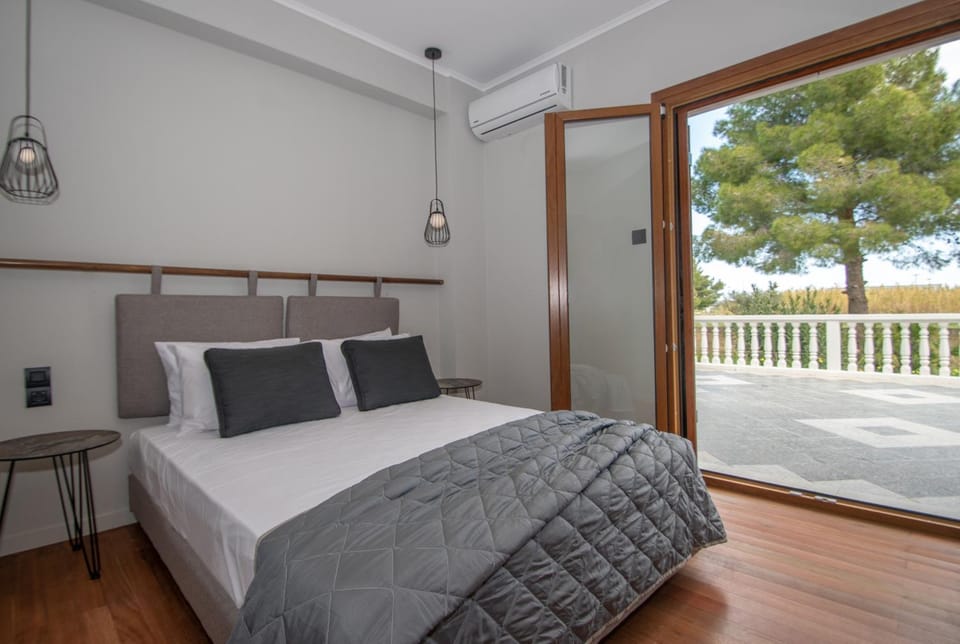 Bed, View (from property/room), Balcony/Terrace, Photo of the whole room, Bedroom