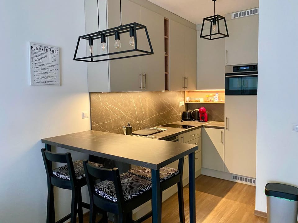 Dining area, kitchen