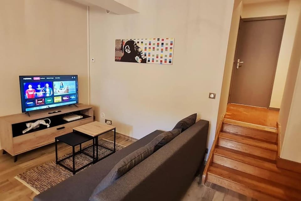 TV and multimedia, Living room, Seating area