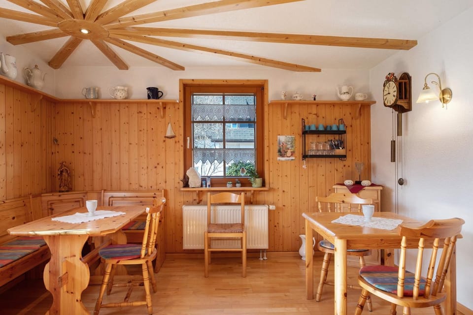 Property building, Kitchen or kitchenette, Living room