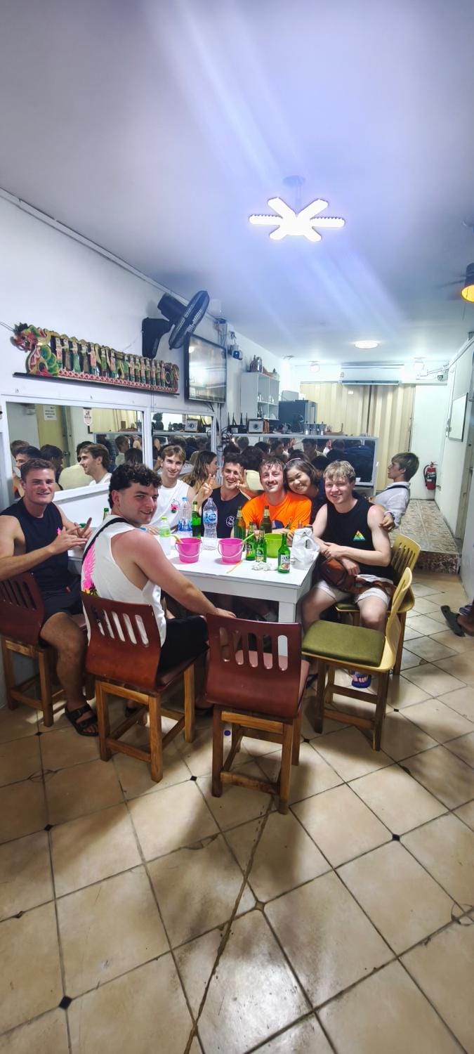 หาดริ้น ฟิลลินึ Haadrin Fellini Full Moon Patty Hostel in Ban Tai