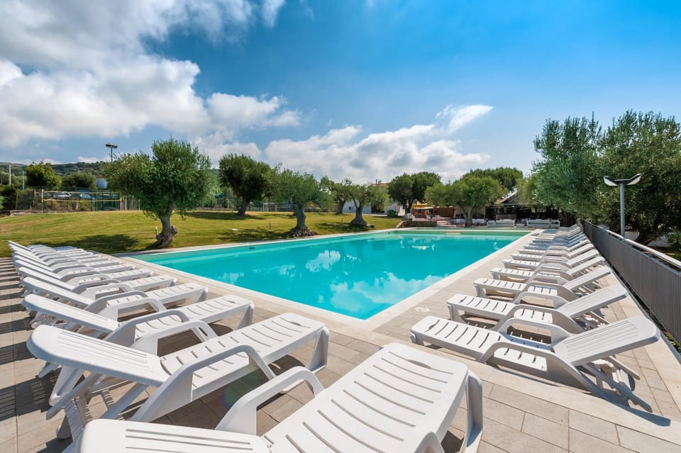 Area and facilities, Swimming pool