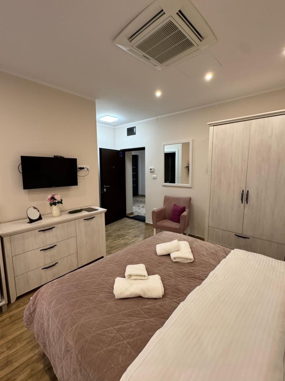 TV and multimedia, wardrobe, air conditioner