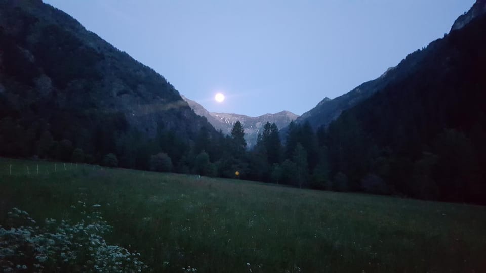 Nearby landmark, Off site, Night, Natural landscape, Activities, Hiking, Autumn