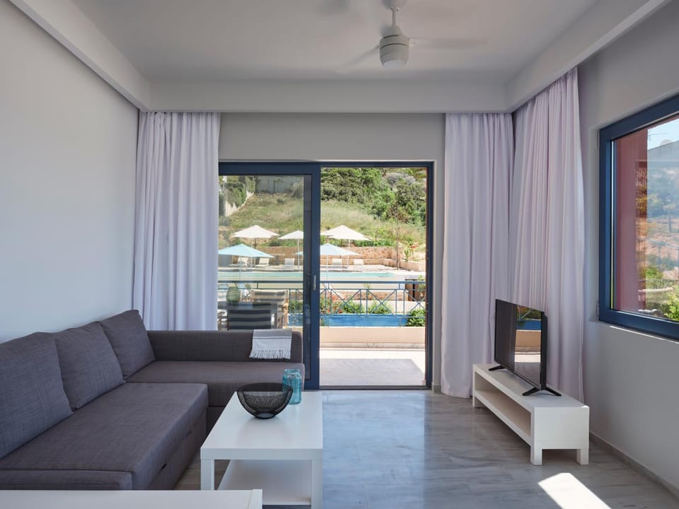 Augoustos ECO luxury apartments with pool Apartment in East Attica Regional Unit, Greece
