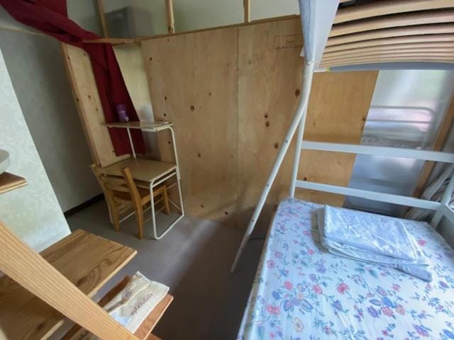 Bedroom, bunk bed
